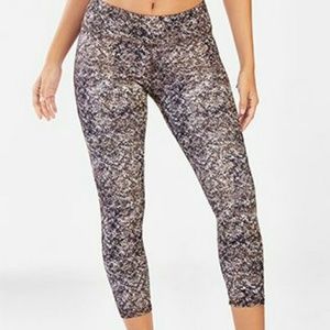 NWT Fabletics Salar capri